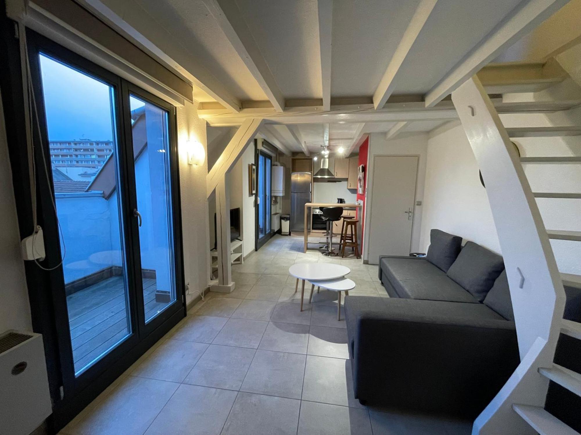 Fathala - Appartement Lumineux En Dernier Etage - Face A La Gare Routiere Sarrebourg Eksteriør billede